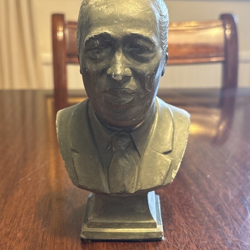Thulman signed bust - f,
