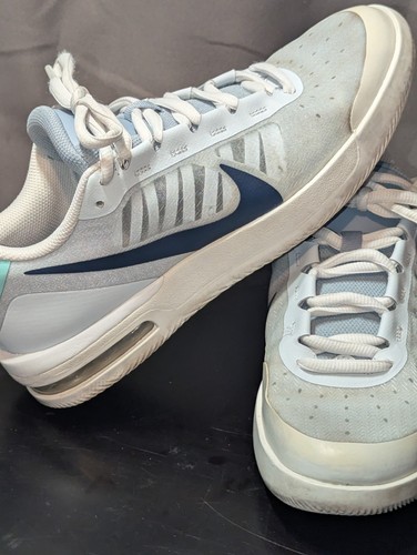 Nike tennis shoes - nike, size