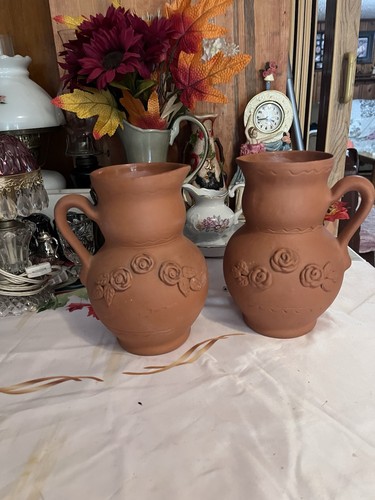 Set brown clay pottery - of,