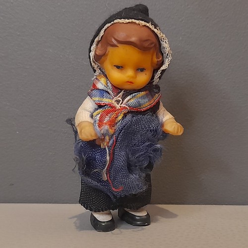 Vintage miniature doll - miniature,