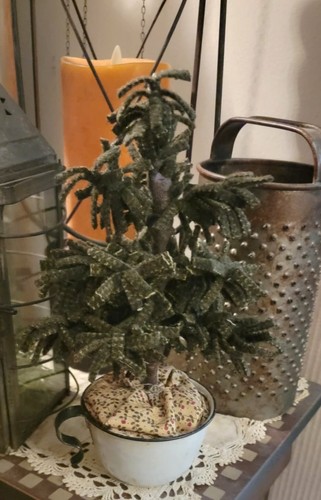 Feathered tree upcycled wool