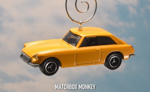 Yellow 1971 mgb coupe - 1971,
