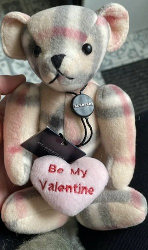Burberry valentines pink - burberry,