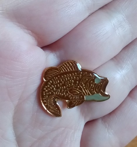 Large mouth bass fish vintage - large,