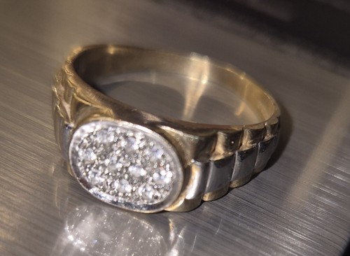 Rolex style 9ct - solid, gold