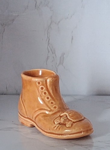 Sandy coloured ceramic - sandy, boot