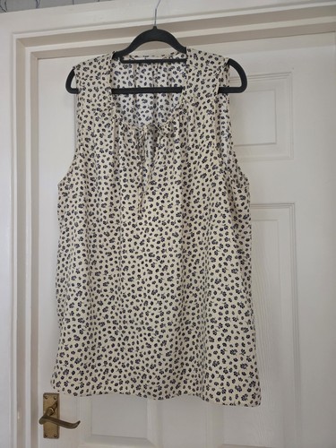 Ladies top cream with navy - top,