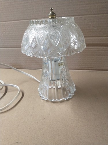 Vintage cut glass fairy lamp - cut,