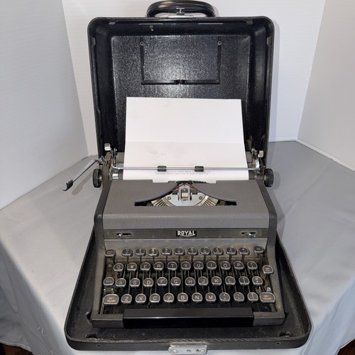 Beautiful 1940 royal quiet - beautiful,