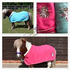 SHETLAND FLEECE RUGS UNICORN LOGO 3'6", 3'9", 4'0", 4'3"  AQUA  PINK *FREE P&P*