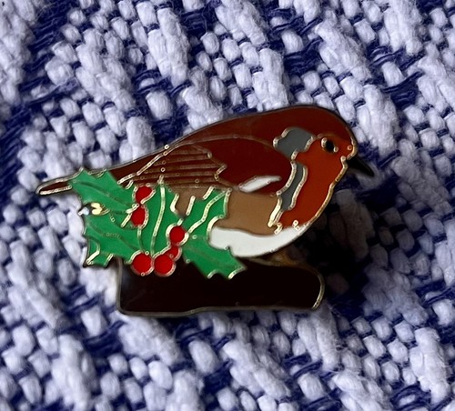 Rspb robin crhistmas broach - robin,
