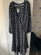 Wallis Black with White Spot