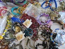 Job lot of wearable Vintage and Costume jewellery-Various colours and sizes-SetC