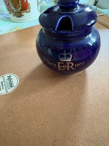 Queen elizabeth memorabilia - elizabeth, ii