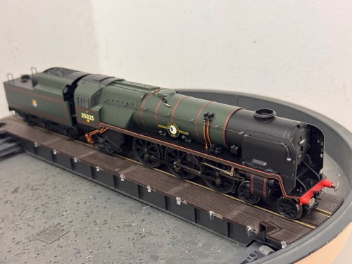 Hornby r2267 merchant navy - hornby,