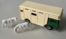 Matchbox 1977 Lesney No 40 Bedford Horsebox in Green and Cream, Original Horses