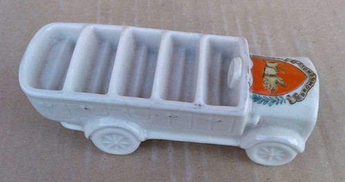 Shelley crested china the - -,