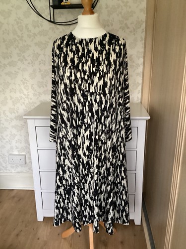 Masai women black - masai, cream