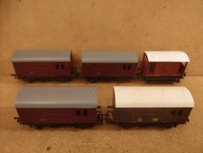 5 Hornby Triang OO Gauge Horse Box / Cattle Wagons
