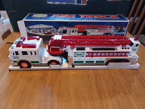 Hess fire truck 2000 - truck, bnib