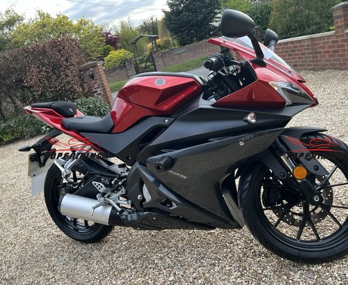 Red black painted fairing kit - red,