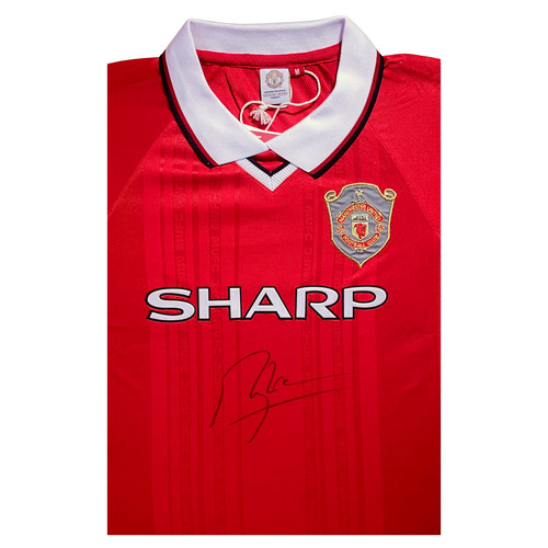 Roy keane hand signed 1999 - roy,