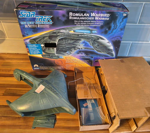 Romulan warbird star trek tng - romulan,