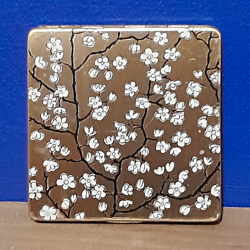 Vogue metal cosmetic - vogue, compact