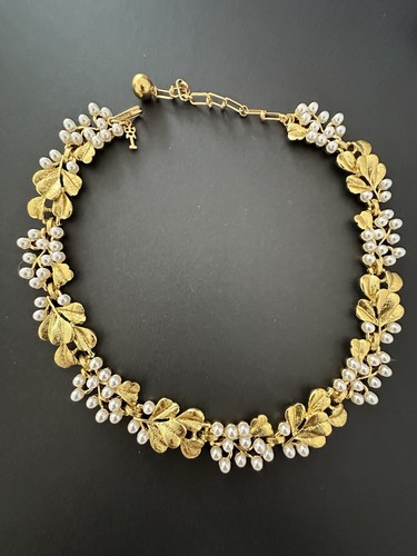 Trifari gold plated faux - gold,