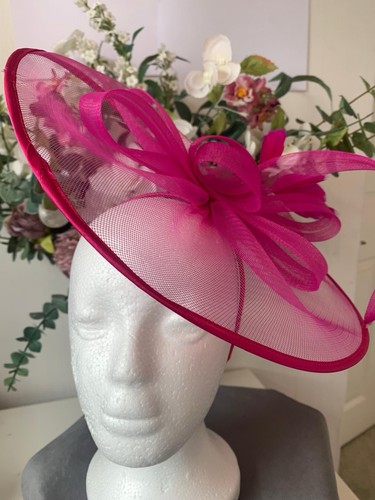 Large hot pink fascinator - large,