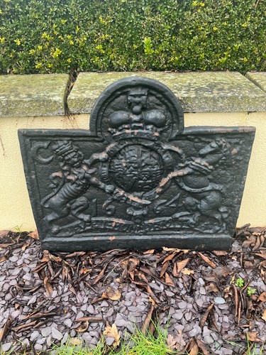 Large cast iron fireback - large,