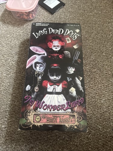 Mezco living dead dolls - mezco, white