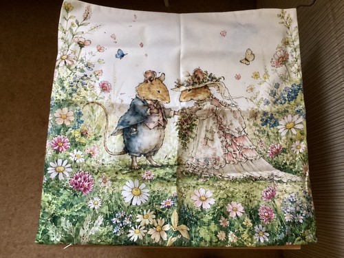 Brambly hedge poppy - brambly, dusty