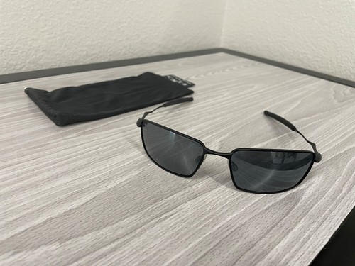 Oakley square whisker - square,