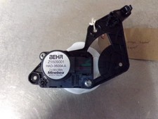 17179 H8J 2014-2017 MK3 RENAULT TWINGO HEATER FLAP CONTROL MOTOR Z5509001