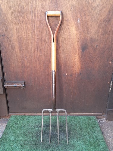Vintage bulldog garden fork - bulldog,
