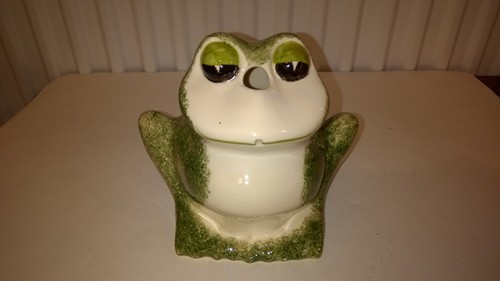 Frog ceramic vintage - frog,