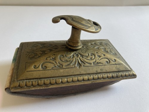 Antique brass wood - +, rocker