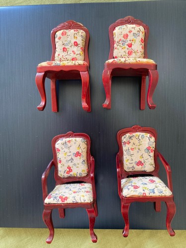 Dollshouse chairs