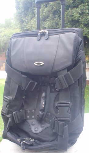 Oakley black large x14x10 - large, 23"