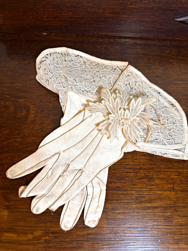 Vintage 1950s cream leather - vintage,