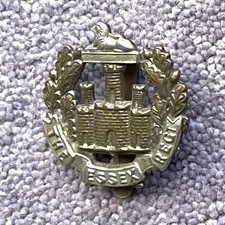 Essex Regiment Territorial Force Bi-Metal Cap Badge. 8th (Cyclist) Battallion