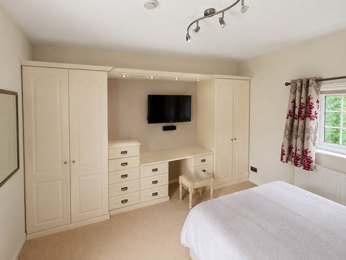 Howdens fitted bedroom - howdens,