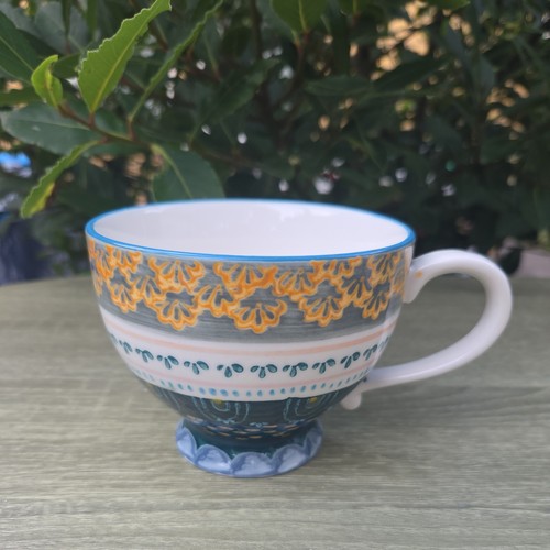 White stuff large cup mug - /,