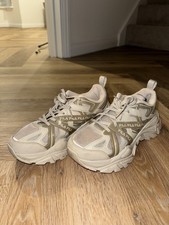 FILA Electrove 2 Girls Chunky Trainers Triple Beige Size 6