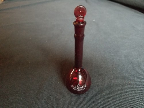 Pyrex red low actinic glass - actinic,