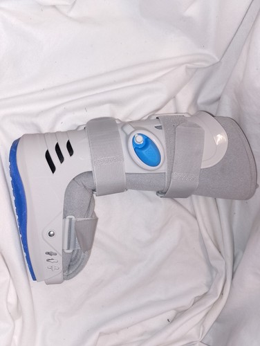Small air step walker - air, fracture