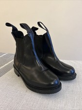 Rhinegold Black Leather