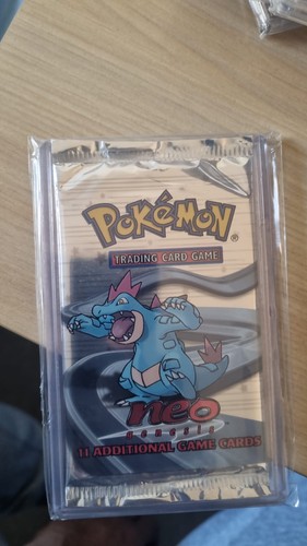 2000 pokemon neo genesis - 2000,