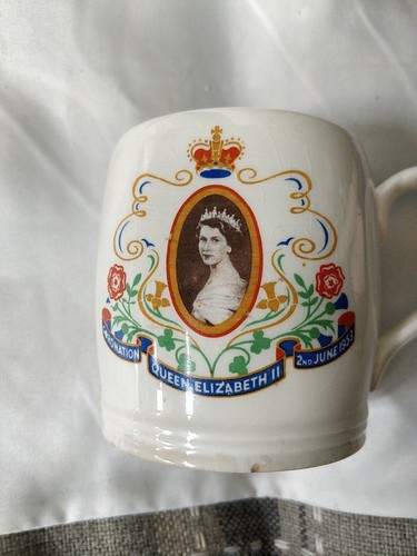 Vintage royal commemorative - royal,